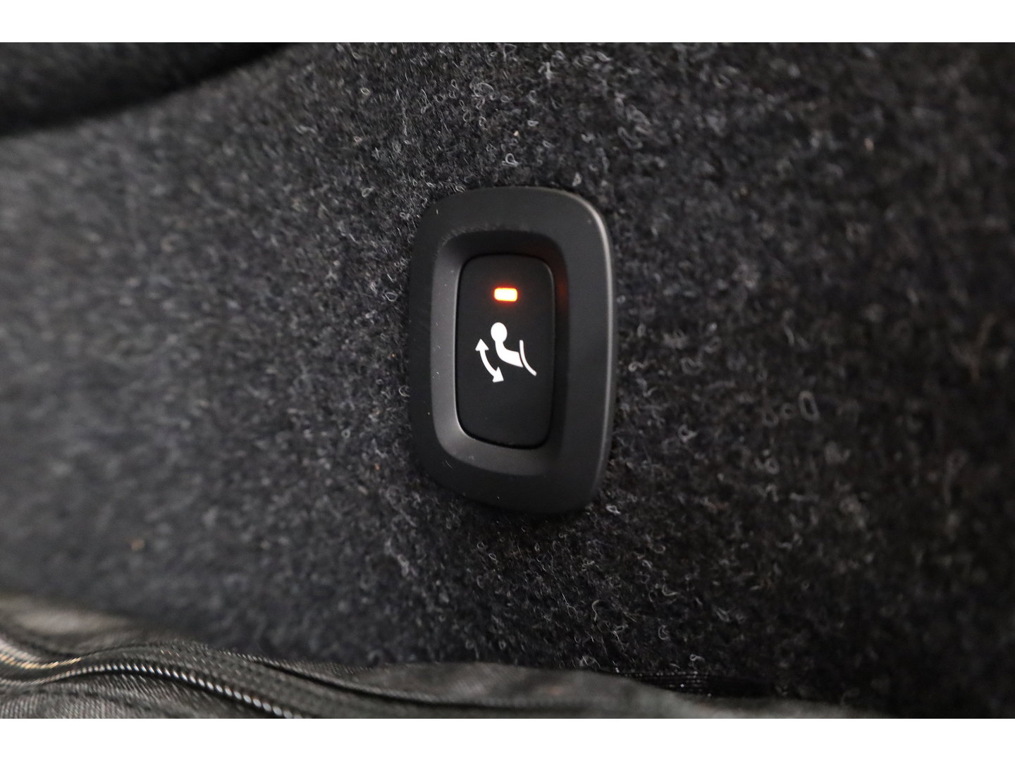 Volvo XC40 1.5 T4 Plug-in hybrid Plus Bright | Facelift | Elek. Trekhaak | H&K audio | memory stoelen | Carplay |
