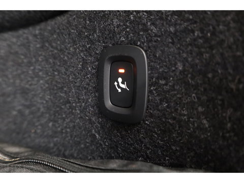 Volvo XC40 1.5 T4 Plug-in hybrid Plus Bright | Facelift | Elek. Trekhaak | H&K audio | memory stoelen | Carplay |