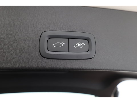 Volvo XC40 1.5 T4 Plug-in hybrid Plus Bright | Facelift | Elek. Trekhaak | H&K audio | memory stoelen | Carplay |