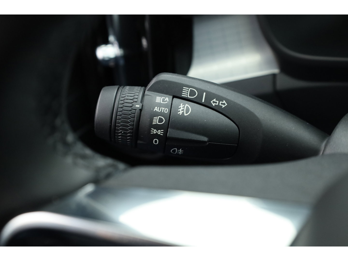 Volvo XC40 1.5 T4 Plug-in hybrid Plus Bright | Facelift | Elek. Trekhaak | H&K audio | memory stoelen | Carplay |