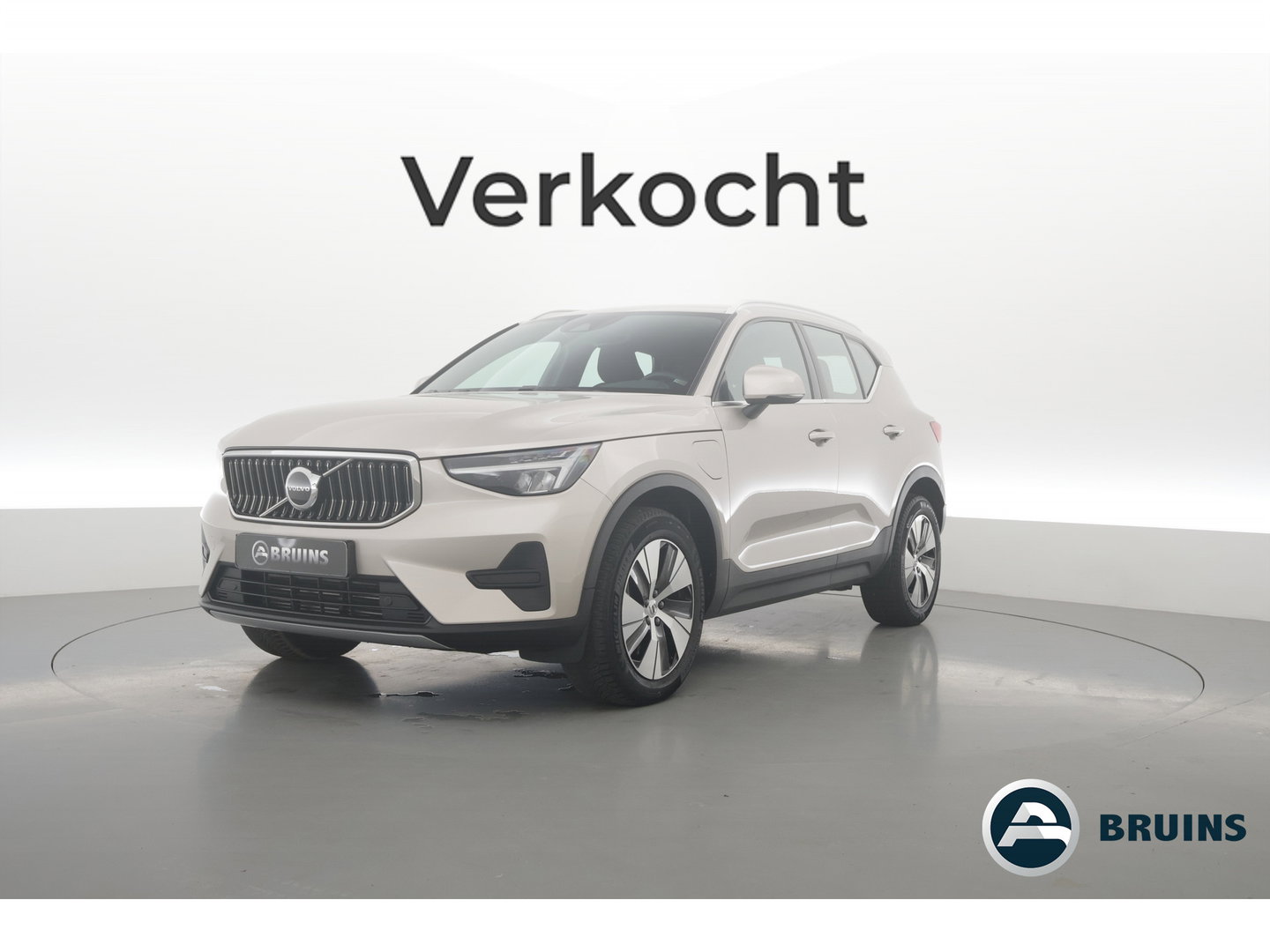 Volvo XC40 1.5 T4 Plug-in hybrid Plus Bright | Facelift | Elek. Trekhaak | H&K audio | memory stoelen | Carplay |