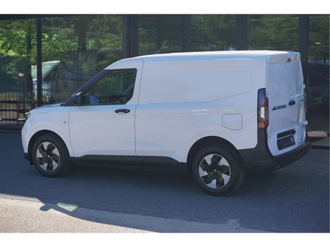 Ford Transit Courier Trend Elektrisch 44 kWh 136PK Apple CP/Android A, Cruise, Camera, Stoel/Stuur verwarming!! Nr. A02*