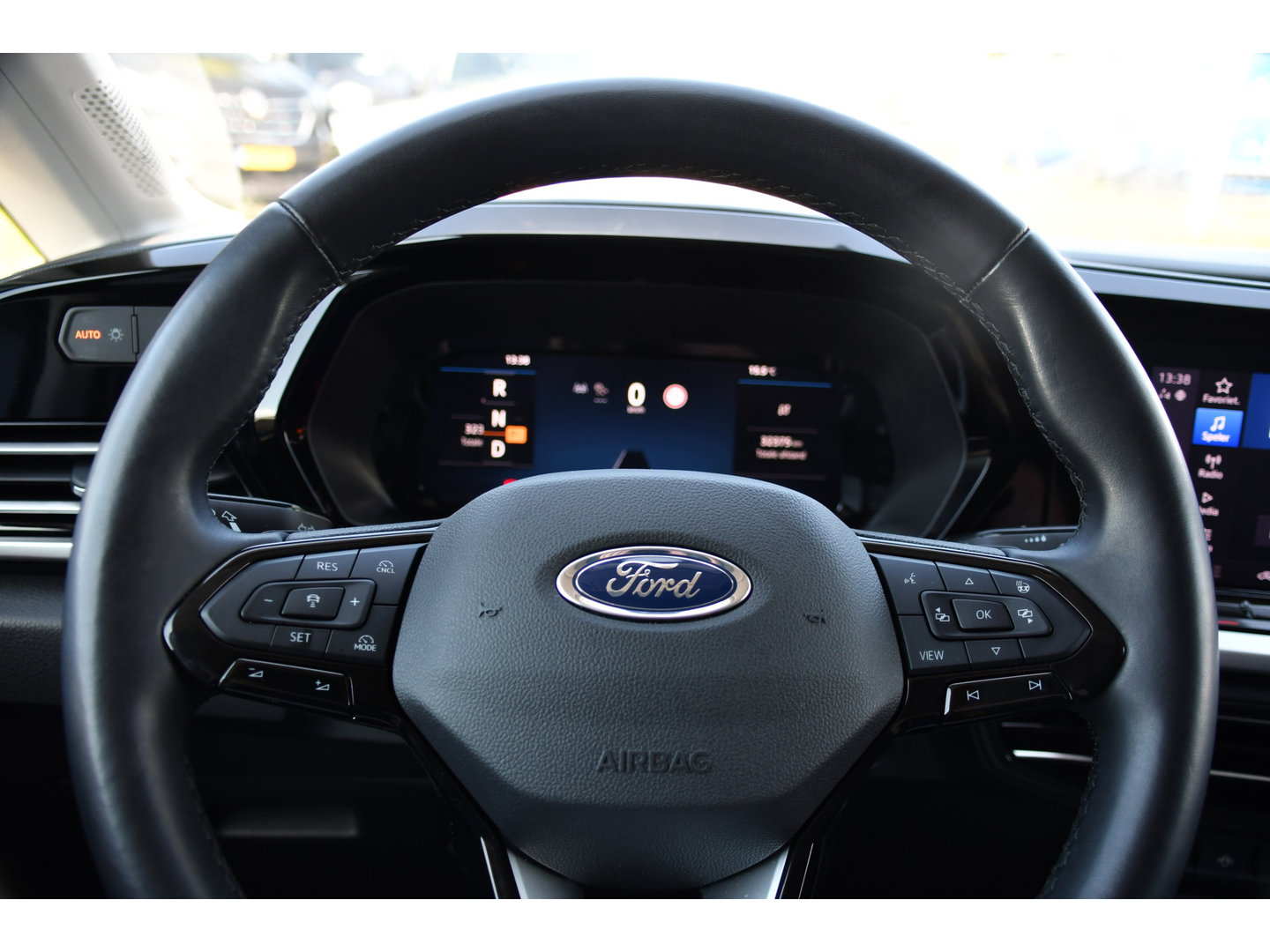 Ford Transit Connect 2.0 EcoBlue L2 Limited PB Edition Full options! Camera, Cruise, Virtual,  Carplay, 122pk, Automaat, Leder, Stuurverwarming, Trekhaak, Uniek!