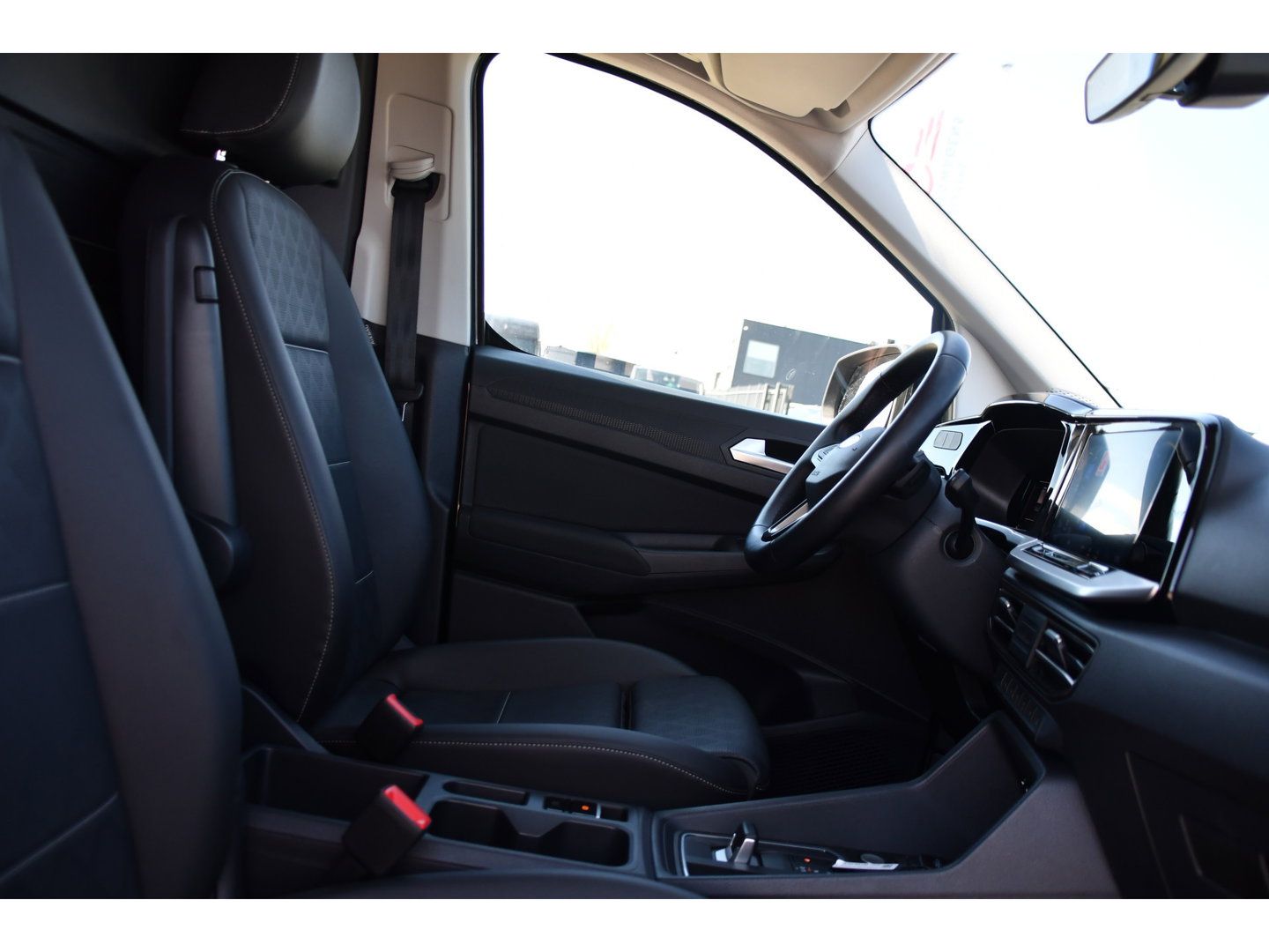 Ford Transit Connect 2.0 EcoBlue L2 Limited PB Edition Full options! Camera, Cruise, Virtual,  Carplay, 122pk, Automaat, Leder, Stuurverwarming, Trekhaak, Uniek!