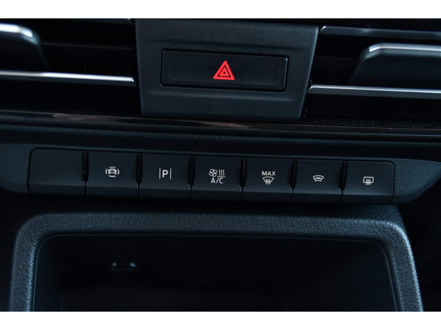 Ford Transit Connect 2.0 EcoBlue L2 Limited PB Edition Full options! Camera, Cruise, Virtual,  Carplay, 122pk, Automaat, Leder, Stuurverwarming, Trekhaak, Uniek!