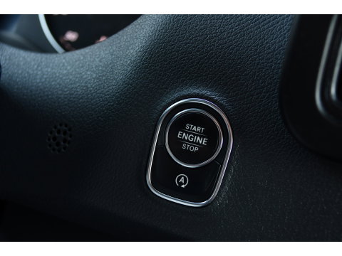 Mercedes-Benz Sprinter 319 1.9 CDI L2H2 RWD Black Edition Camera, Cruise, Carplay, LED, 190pk, Multimedia, Automaat, Geveerde stoel, Sensoren, Trekhaak, Uniek!