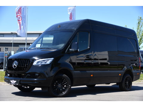 Mercedes-Benz Sprinter 319 1.9 CDI L2H2 RWD Black Edition Camera, Cruise, Carplay, LED, 190pk, Multimedia, Automaat, Geveerde stoel, Sensoren, Trekhaak, Uniek!