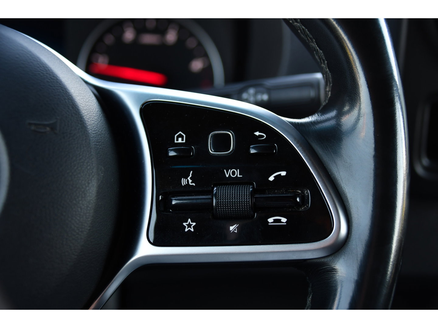 Mercedes-Benz Sprinter 319 1.9 CDI L2H2 RWD Black Edition Camera, Cruise, Carplay, LED, 190pk, Multimedia, Automaat, Geveerde stoel, Sensoren, Trekhaak, Uniek!
