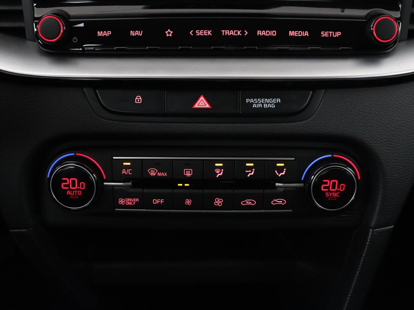 Kia Xceed 1.6 GDi PHEV DynamicLine | Carplay | Keyless | Half leder | Navigatie | Full LED | Parkeerhulp | Climate control | Bluetooth | Cruise control | Plug In