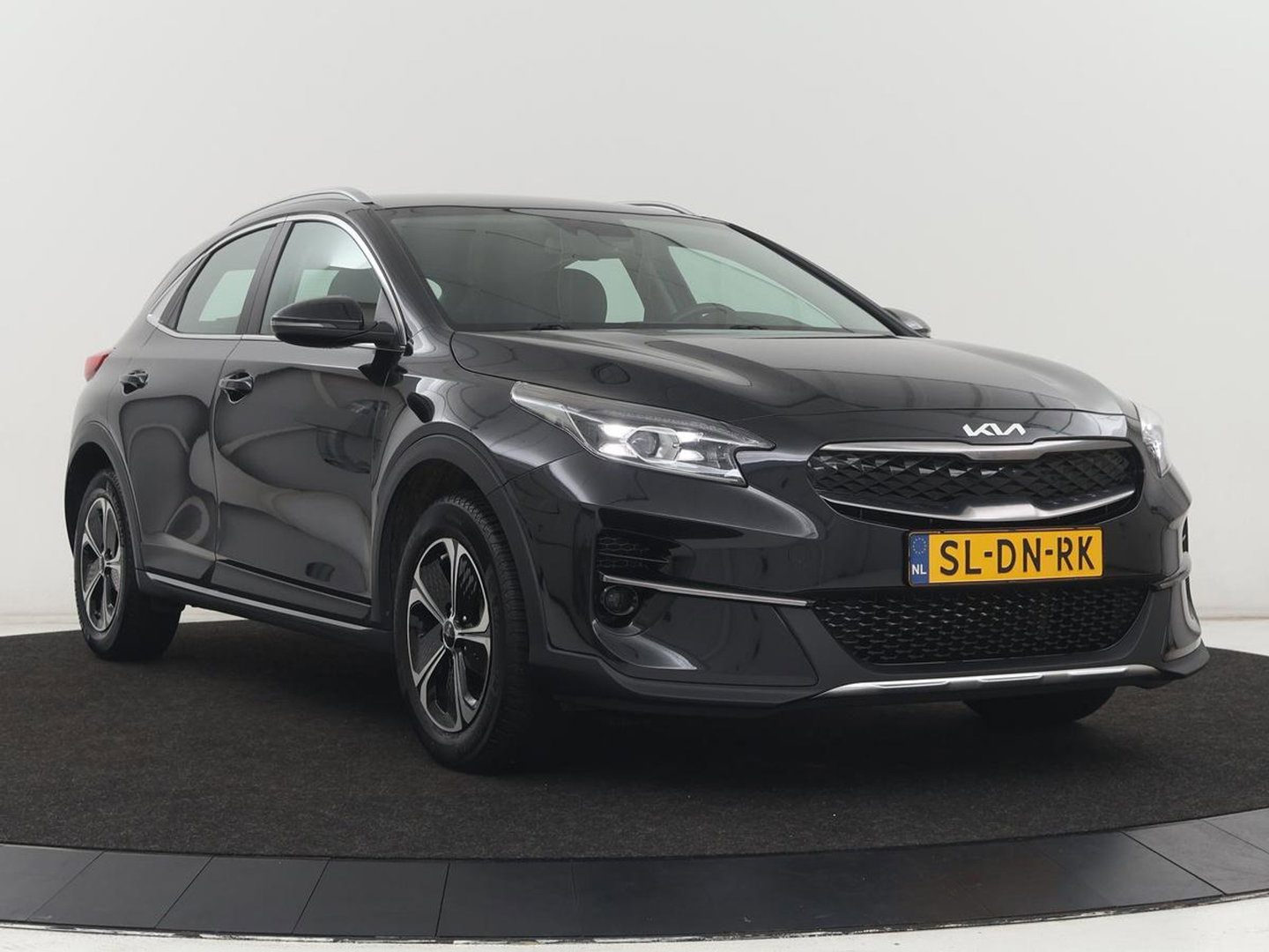 Kia Xceed 1.6 GDi PHEV DynamicLine | Carplay | Keyless | Half leder | Navigatie | Full LED | Parkeerhulp | Climate control | Bluetooth | Cruise control | Plug In