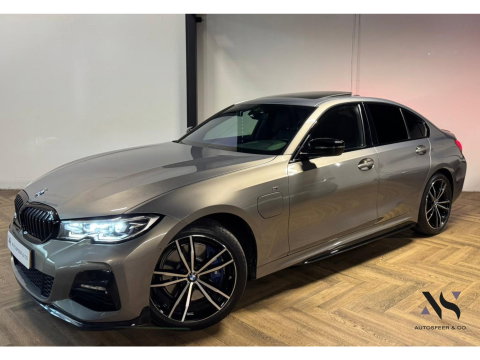BMW 3-serie 330e M-PAKKET PANO KEYLESS CAM