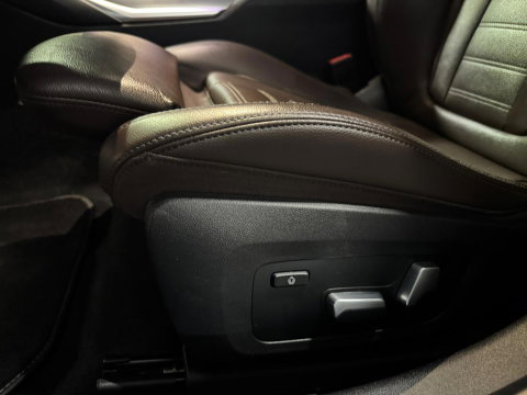 BMW 3-serie 330e M-PAKKET PANO KEYLESS CAM