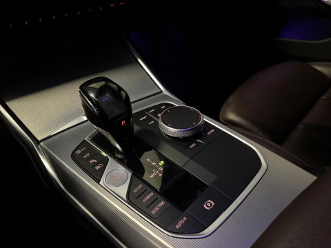 BMW 3-serie 330e M-PAKKET PANO KEYLESS CAM