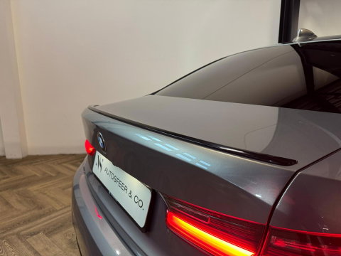 BMW 3-serie 330e M-PAKKET PANO KEYLESS CAM
