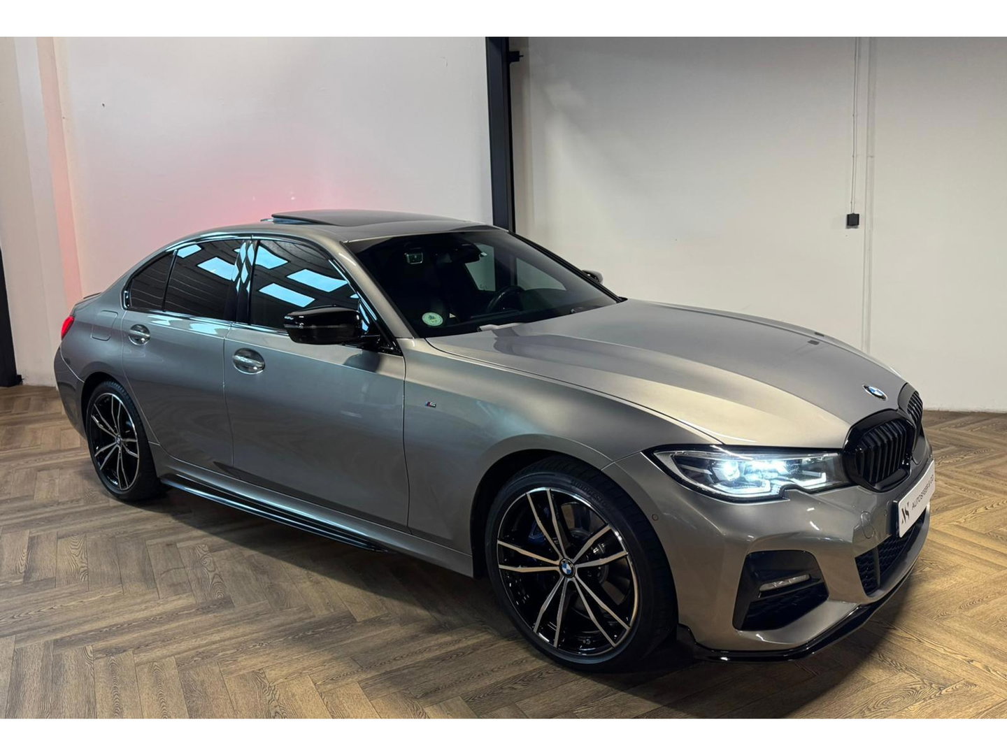 BMW 3-serie 330e M-PAKKET PANO KEYLESS CAM