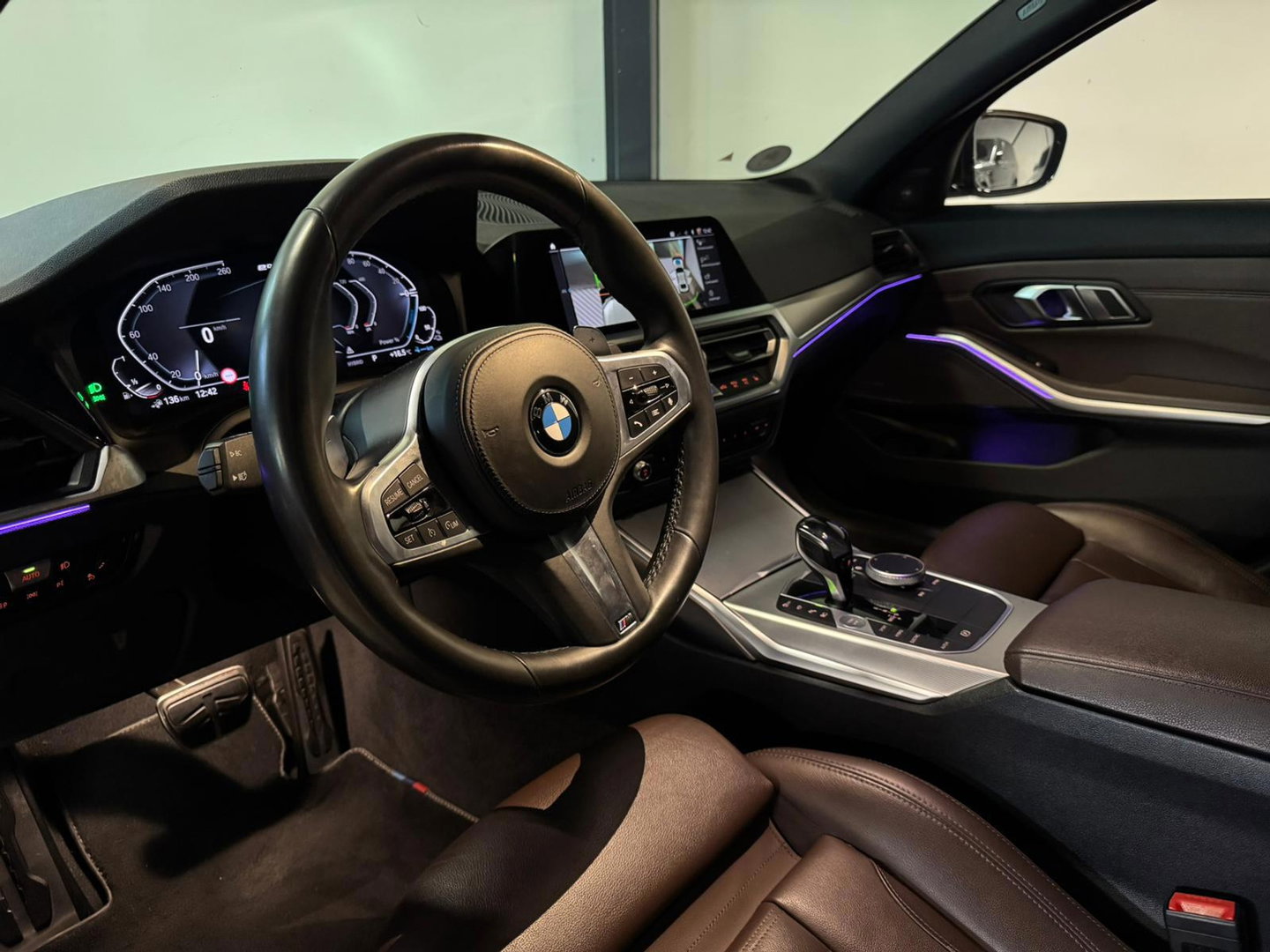 BMW 3-serie 330e M-PAKKET PANO KEYLESS CAM