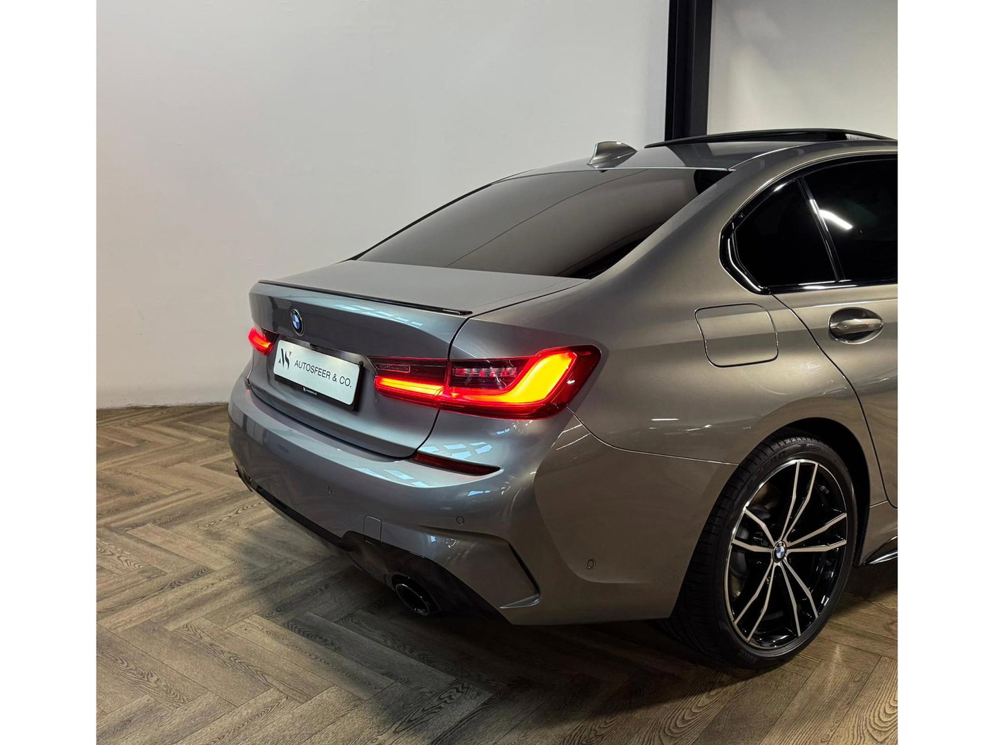 BMW 3-serie 330e M-PAKKET PANO KEYLESS CAM