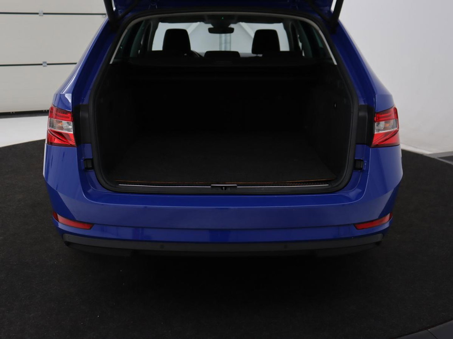 Škoda Superb 1.4 TSI iV Business Edition | SOH 92,3% | Stoelverwarming | Virtual Cockpit | Adaptive cruise | Camera | Carplay | Navigatie | Full LED | Parkeerhulp | PHEV | Plug In