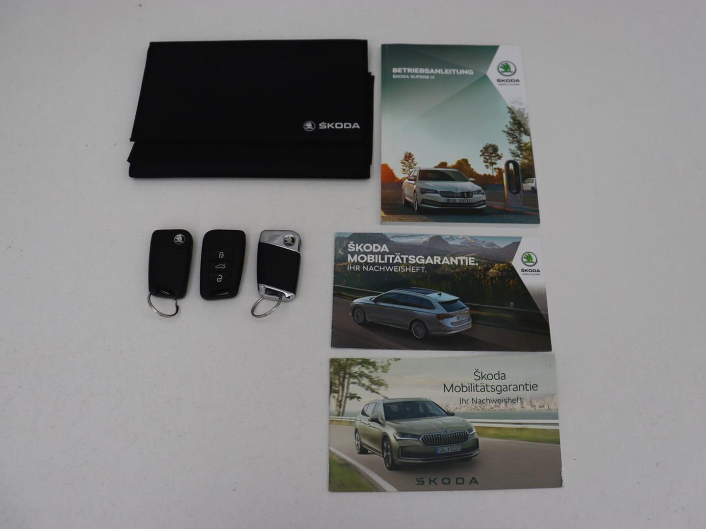 Škoda Superb 1.4 TSI iV Business Edition | SOH 92,3% | Stoelverwarming | Virtual Cockpit | Adaptive cruise | Camera | Carplay | Navigatie | Full LED | Parkeerhulp | PHEV | Plug In