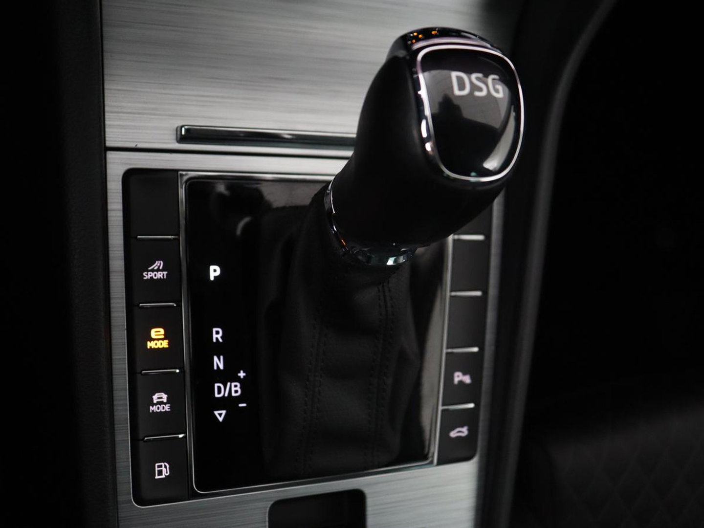 Škoda Superb 1.4 TSI iV Business Edition | SOH 92,3% | Stoelverwarming | Virtual Cockpit | Adaptive cruise | Camera | Carplay | Navigatie | Full LED | Parkeerhulp | PHEV | Plug In