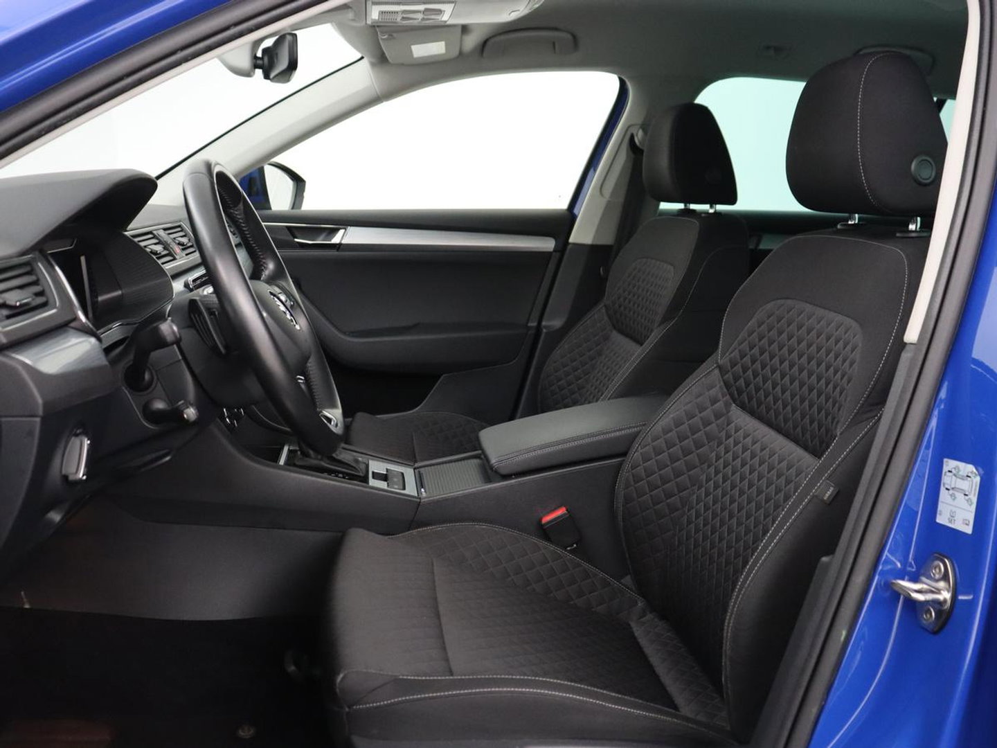 Škoda Superb 1.4 TSI iV Business Edition | SOH 92,3% | Stoelverwarming | Virtual Cockpit | Adaptive cruise | Camera | Carplay | Navigatie | Full LED | Parkeerhulp | PHEV | Plug In