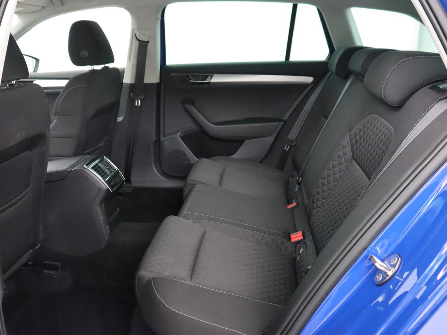Škoda Superb 1.4 TSI iV Business Edition | SOH 92,3% | Stoelverwarming | Virtual Cockpit | Adaptive cruise | Camera | Carplay | Navigatie | Full LED | Parkeerhulp | PHEV | Plug In