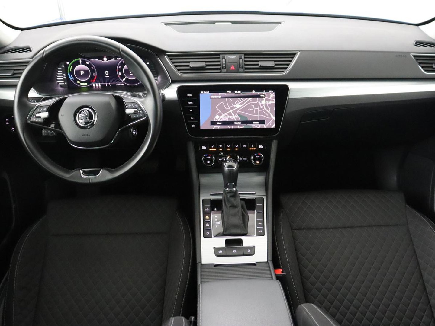 Škoda Superb 1.4 TSI iV Business Edition | SOH 92,3% | Stoelverwarming | Virtual Cockpit | Adaptive cruise | Camera | Carplay | Navigatie | Full LED | Parkeerhulp | PHEV | Plug In