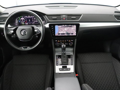 Škoda Superb 1.4 TSI iV Business Edition | SOH 92,3% | Stoelverwarming | Virtual Cockpit | Adaptive cruise | Camera | Carplay | Navigatie | Full LED | Parkeerhulp | PHEV | Plug In