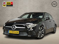 Mercedes-Benz A-Klasse - 160 Sport (APPLE CARPLAY, GROOT NAVI, CAMERA, LEDER, ZWART HEMEL, SPORTSTOELEN, CRUISE, LANE ASSIST, NIEUWSTAAT)