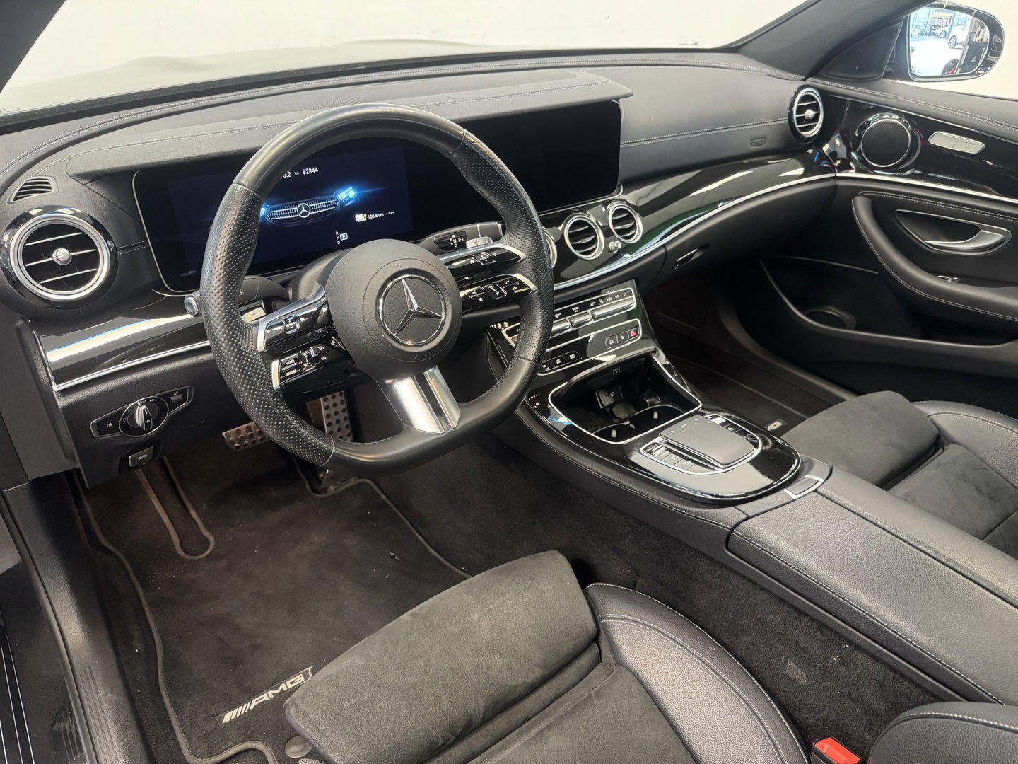 Mercedes-Benz E-Klasse 300 e AMG Line PDC ACC Schuifkanteldak 360 Camera 20 inch