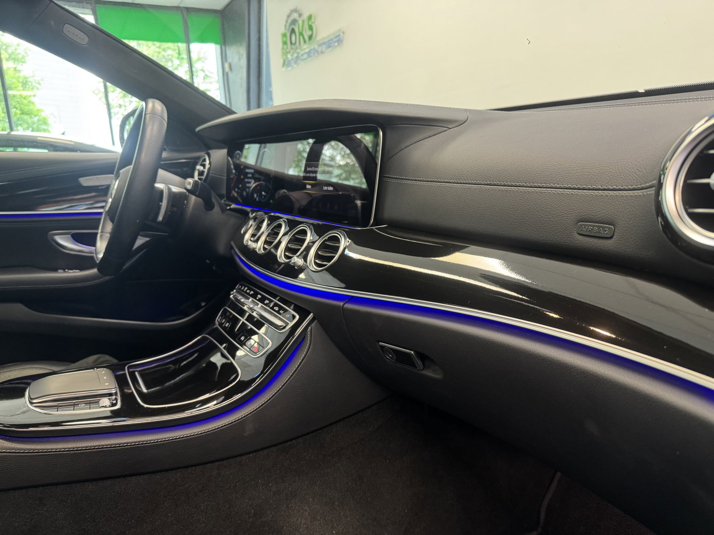 Mercedes-Benz E-Klasse 300 e AMG Line PDC ACC Schuifkanteldak 360 Camera 20 inch