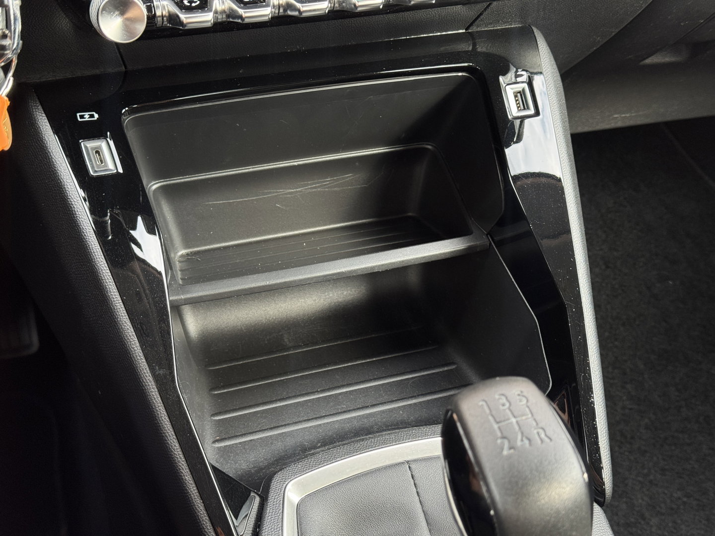 Peugeot 208 1.2 PureTech Active Pack | Origineel Nederlands | Apple Carplay | Android Auto | Lane Assist | Cruise Control | DAB | Navigatie |