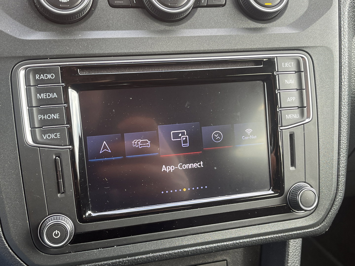 Volkswagen Caddy | Beach | Parkeersensoren | Stoelverwarming | Navigatie | 5 Persoons | Airconditioning | Fietsendrager | Lichtmetaal 16'' |