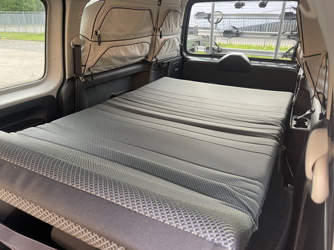 Volkswagen Caddy | Beach | Parkeersensoren | Stoelverwarming | Navigatie | 5 Persoons | Airconditioning | Fietsendrager | Lichtmetaal 16'' |