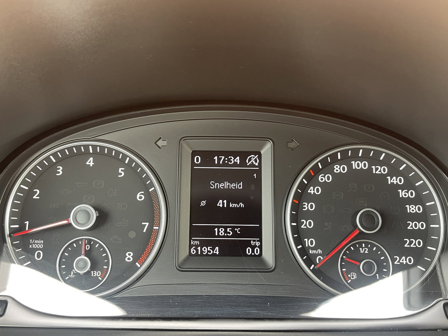 Volkswagen Caddy | Beach | Parkeersensoren | Stoelverwarming | Navigatie | 5 Persoons | Airconditioning | Fietsendrager | Lichtmetaal 16'' |