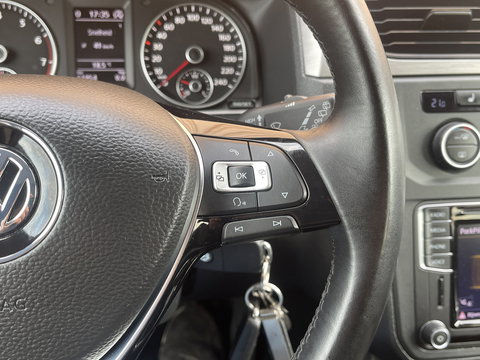 Volkswagen Caddy | Beach | Parkeersensoren | Stoelverwarming | Navigatie | 5 Persoons | Airconditioning | Fietsendrager | Lichtmetaal 16'' |