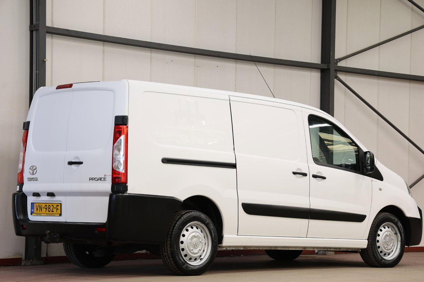 Toyota ProAce 2.0D L2H1 130 PK LANG AIRCO TREKHAAK