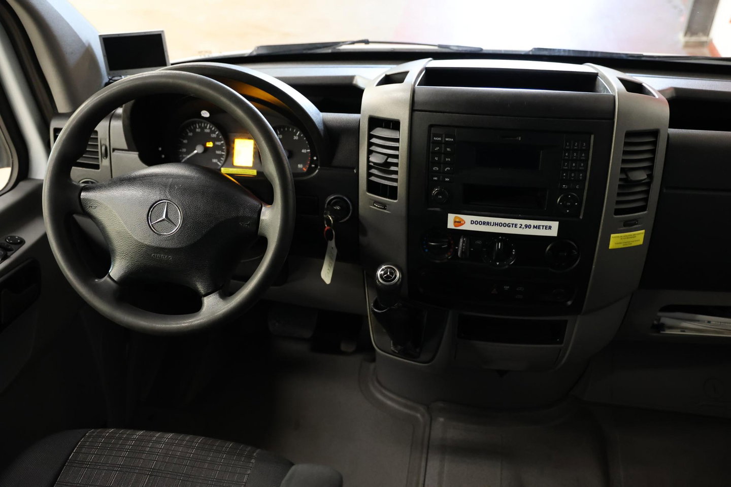 Mercedes-Benz Sprinter L3H2 AUTOMAAT POST NL SCHAPPEN EURO 6