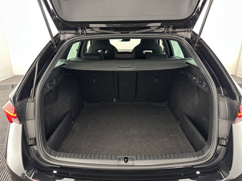 Škoda Octavia Combi 1.0 TSI Sport Business (INCL-BTW) *DIGI-COCKPIT | SPORTSEATS | NAVI-FULLMAP | PRIVACYGLASS | KEYLESS | DAB | ECC | PDC | CRUISE | TOWBAR | 17''ALU*