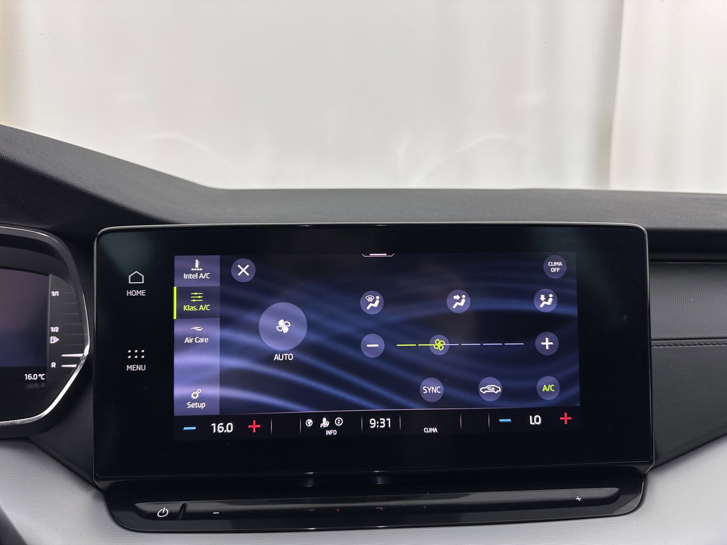 Škoda Octavia Combi 1.0 TSI Sport Business (INCL-BTW) *DIGI-COCKPIT | SPORTSEATS | NAVI-FULLMAP | PRIVACYGLASS | KEYLESS | DAB | ECC | PDC | CRUISE | TOWBAR | 17''ALU*
