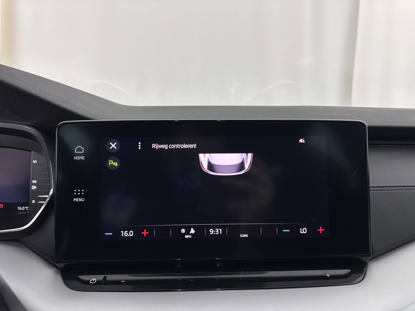 Škoda Octavia Combi 1.0 TSI Sport Business (INCL-BTW) *DIGI-COCKPIT | SPORTSEATS | NAVI-FULLMAP | PRIVACYGLASS | KEYLESS | DAB | ECC | PDC | CRUISE | TOWBAR | 17''ALU*
