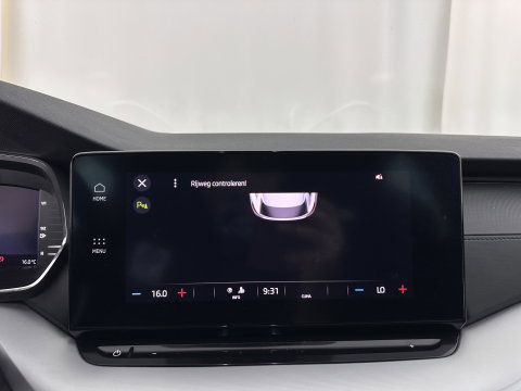 Škoda Octavia Combi 1.0 TSI Sport Business (INCL-BTW) *DIGI-COCKPIT | SPORTSEATS | NAVI-FULLMAP | PRIVACYGLASS | KEYLESS | DAB | ECC | PDC | CRUISE | TOWBAR | 17''ALU*