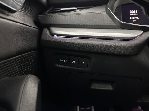 Škoda Octavia Combi 1.0 TSI Sport Business (INCL-BTW) *DIGI-COCKPIT | SPORTSEATS | NAVI-FULLMAP | PRIVACYGLASS | KEYLESS | DAB | ECC | PDC | CRUISE | TOWBAR | 17''ALU*