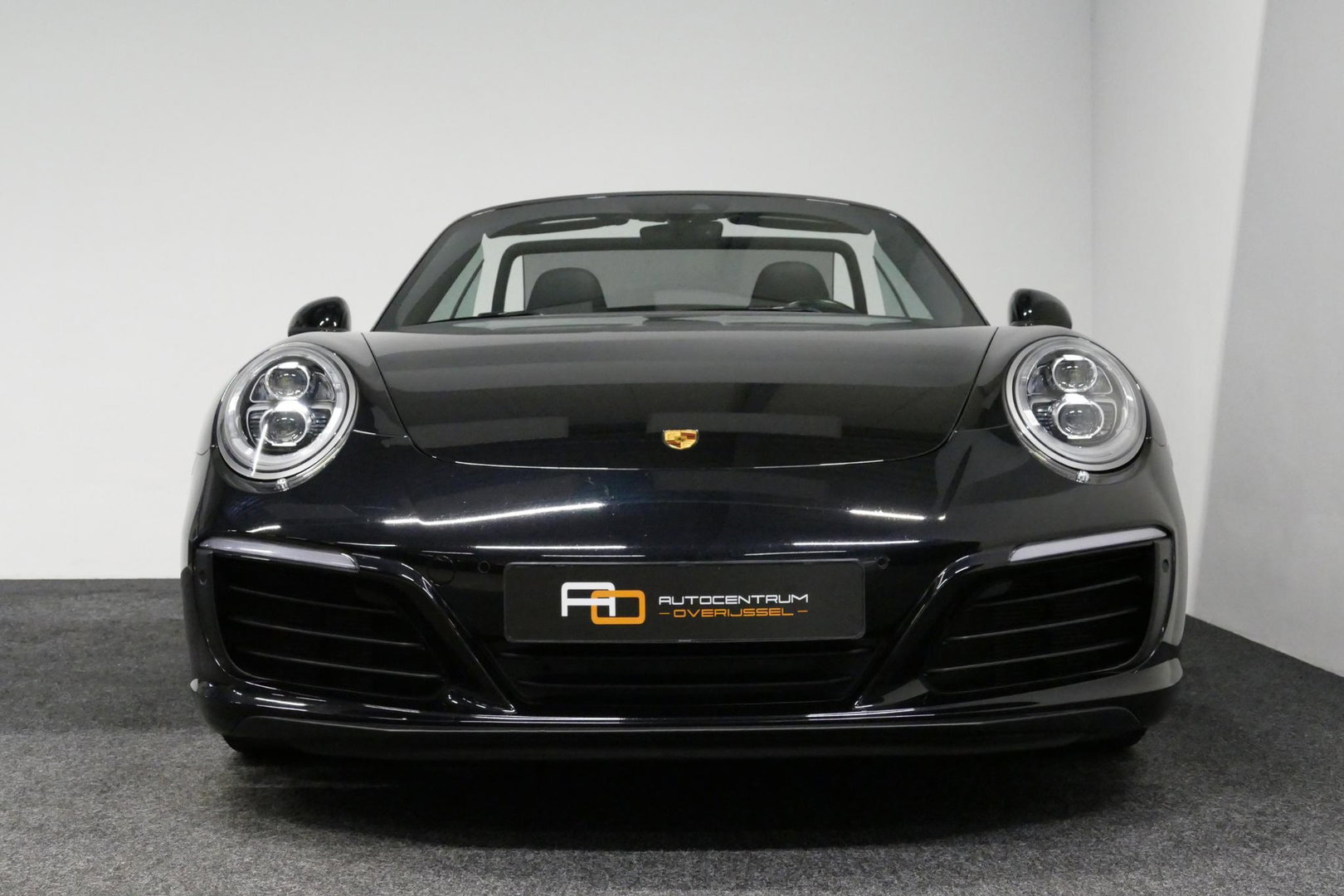 Porsche 911 Cabrio 3.0 Carrera S / Sportuitlaat / Elektr. verstelbare stoelen + memory (14wegs) / PDLS+ / Sport-Chrono Pakket / Stoelverwarming / Apple Carplay / BOSE audio systeem / 21'' LMV / Achteruitrijcamera / Cruise Control