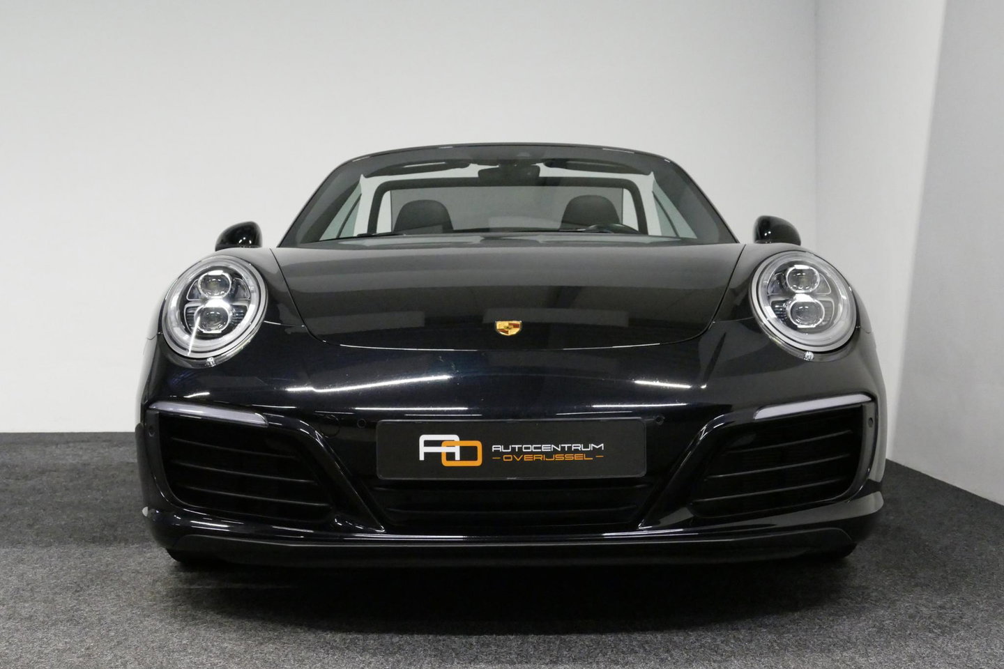Porsche 911 Cabrio 3.0 Carrera S / Sportuitlaat / Elektr. verstelbare stoelen + memory (14wegs) / PDLS+ / Sport-Chrono Pakket / Stoelverwarming / Apple Carplay / BOSE audio systeem / 21'' LMV / Achteruitrijcamera / Cruise Control