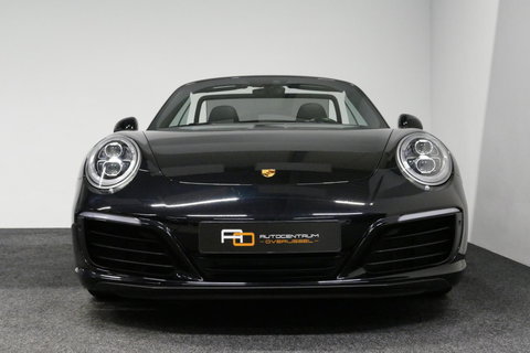 Porsche 911 Cabrio 3.0 Carrera S / Sportuitlaat / Elektr. verstelbare stoelen + memory (14wegs) / PDLS+ / Sport-Chrono Pakket / Stoelverwarming / Apple Carplay / BOSE audio systeem / 21'' LMV / Achteruitrijcamera / Cruise Control
