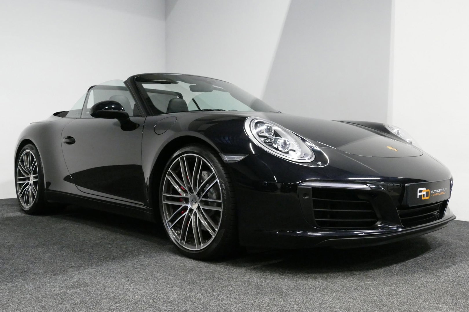 Porsche 911 Cabrio 3.0 Carrera S / Sportuitlaat / Elektr. verstelbare stoelen + memory (14wegs) / PDLS+ / Sport-Chrono Pakket / Stoelverwarming / Apple Carplay / BOSE audio systeem / 21'' LMV / Achteruitrijcamera / Cruise Control