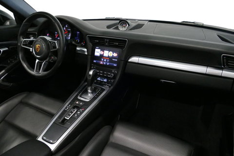 Porsche 911 Cabrio 3.0 Carrera S / Sportuitlaat / Elektr. verstelbare stoelen + memory (14wegs) / PDLS+ / Sport-Chrono Pakket / Stoelverwarming / Apple Carplay / BOSE audio systeem / 21'' LMV / Achteruitrijcamera / Cruise Control