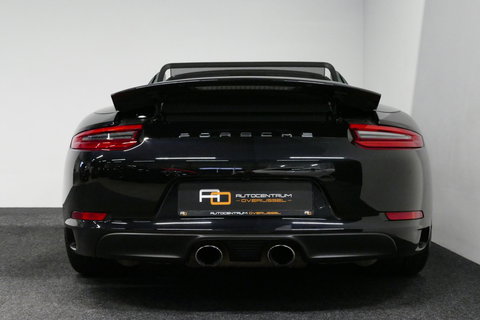 Porsche 911 Cabrio 3.0 Carrera S / Sportuitlaat / Elektr. verstelbare stoelen + memory (14wegs) / PDLS+ / Sport-Chrono Pakket / Stoelverwarming / Apple Carplay / BOSE audio systeem / 21'' LMV / Achteruitrijcamera / Cruise Control