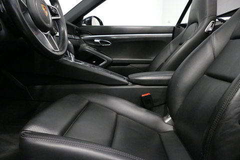 Porsche 911 Cabrio 3.0 Carrera S / Sportuitlaat / Elektr. verstelbare stoelen + memory (14wegs) / PDLS+ / Sport-Chrono Pakket / Stoelverwarming / Apple Carplay / BOSE audio systeem / 21'' LMV / Achteruitrijcamera / Cruise Control